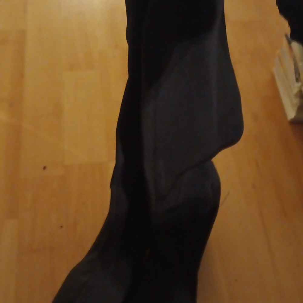 Classic size 6 thick heels woman boots